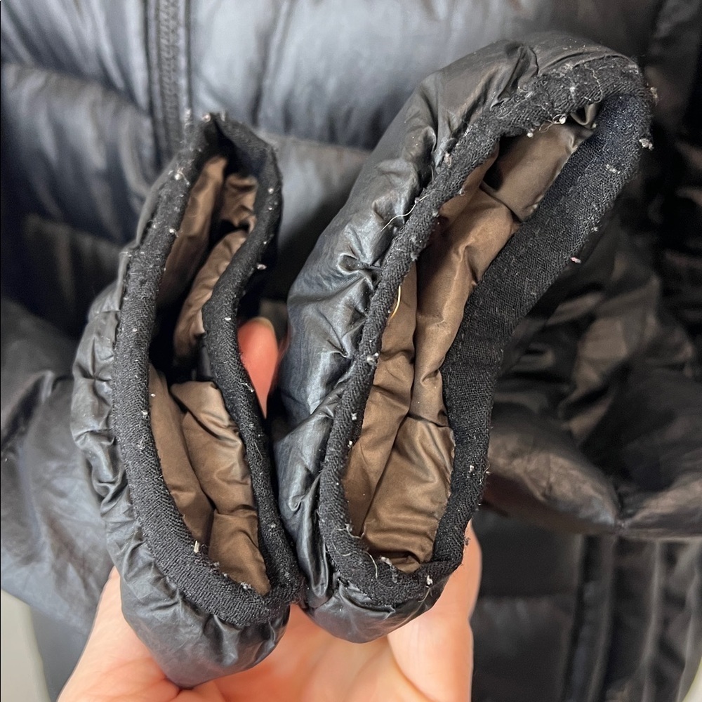 TUMI Pax Black Neck Pillow Puffer Jacket Size M - Picture 13 of 14